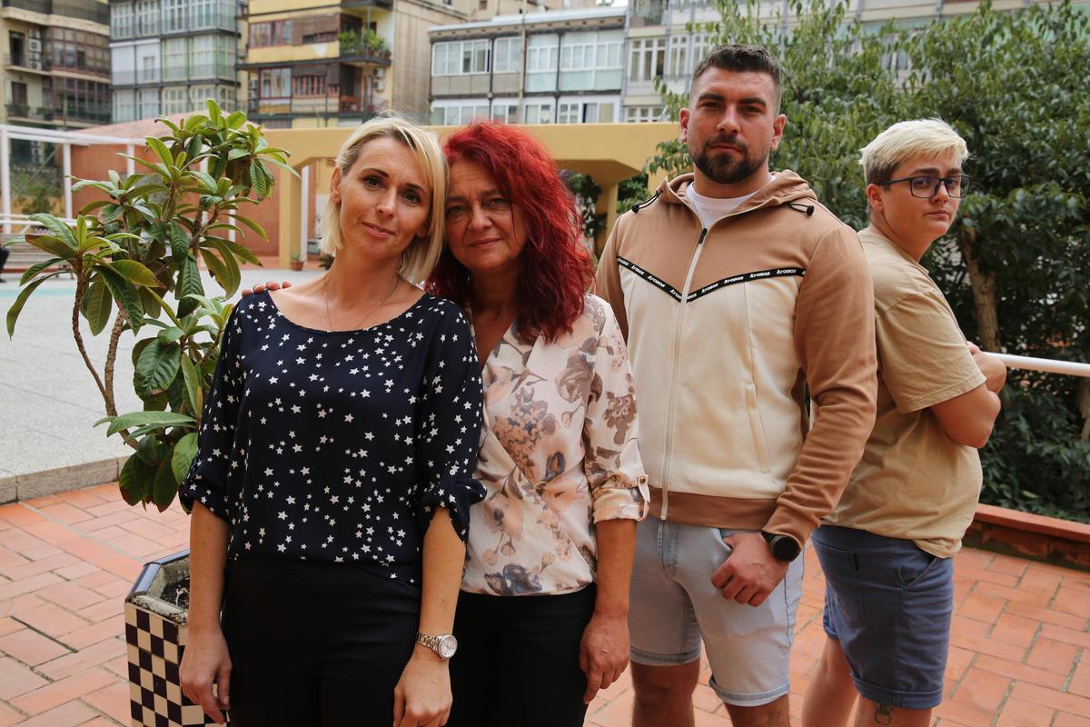 Meliha Merdic, Amela Medjuseljac, Alen Muhic y Ajna Jusic, en la sede del ICIP. Meliha Merdic, Amela Medjuseljac, Alen Muhic y Ajna Jusic, en la sede del ICIP.