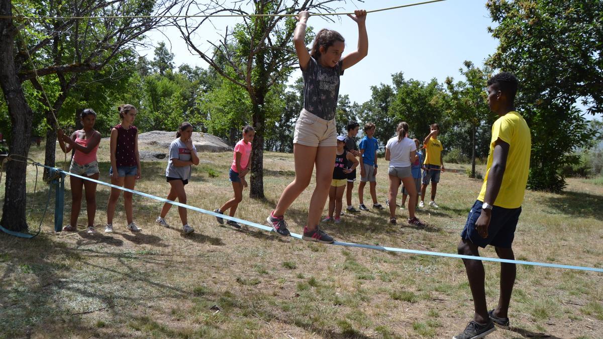 Jóvenes en el albergue de San Martín de Castañeda