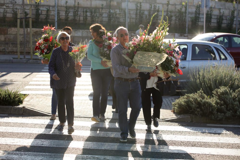 Unas 25.000 personas acuden al cementerio por Tots Sants