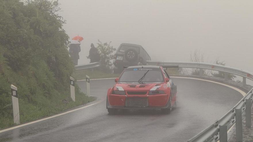 Miguel Cabral conquista la Subida a Juncalillo con un Mitsubishi EVO-V en condiciones adversas