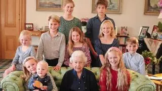 Kate Middleton comparte una foto inédita de Isabel II con sus nietos y bisnietos
