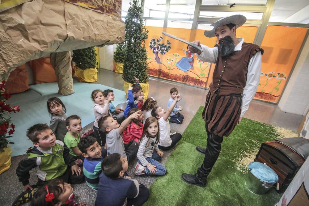 Los personajes de El Quijote pasean por el colegio de Hurchillo