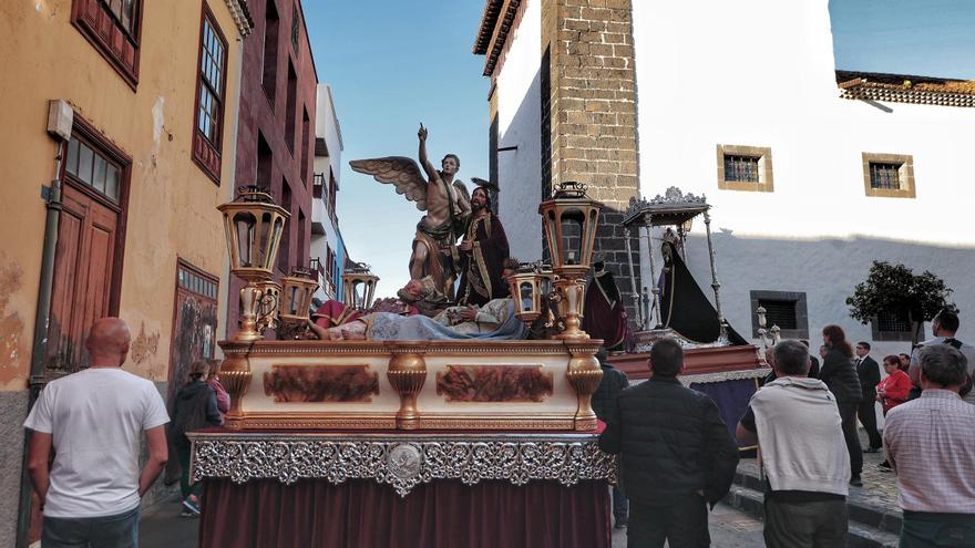 Procesión del paso de la Dolorosa, San Juan y la Magdalena del convento de Las Claras al Santuario del Cristo