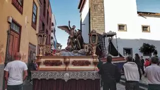 "¿Una procesión ya?": traslado de dos pasos por obras en la iglesia de Las Claras, en La Laguna