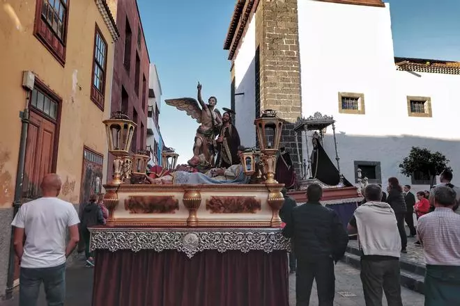 Procesión del paso de la Dolorosa, San Juan y la Magdalena del convento de Las Claras al Santuario del Cristo