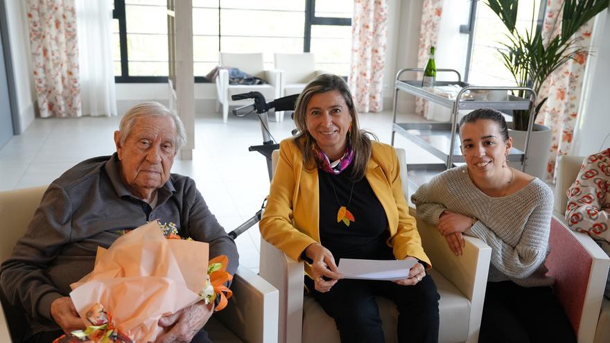 Girona felicita el veí centenari Albert Maspoch