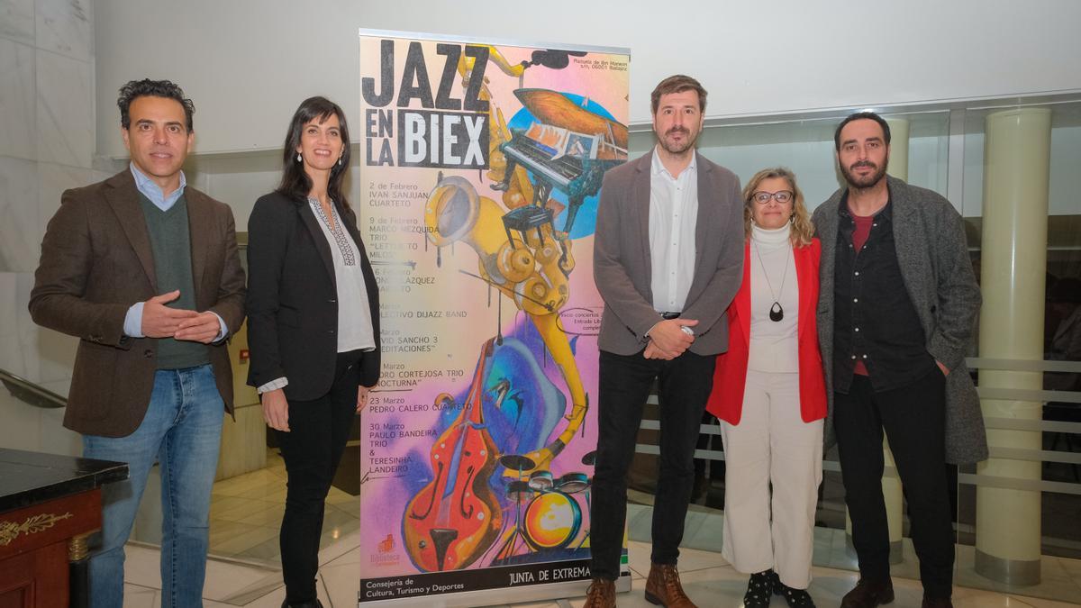 El nuevo ciclo de jazz se presentó ayer en el teatro López de Ayala.