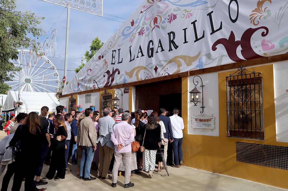 Martes de bullicio tardío en el Arenal