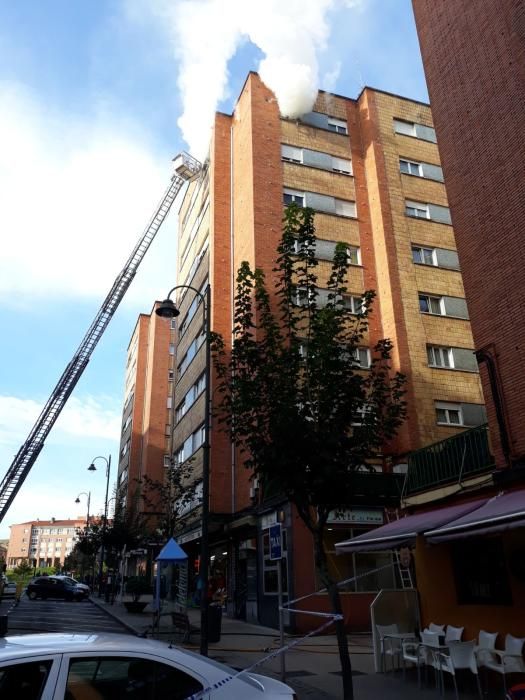 Espectacular incendio en Avilés