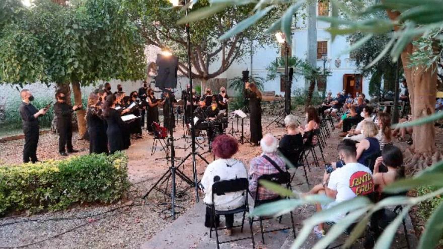 El Coro Tutte Voci ofreció ayer, con entrada libre, la última actuación de su ciclo de conciertos ‘Un canto a la vida’.