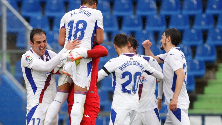 El Eibar vence al Getafe y se aferra al sueño de la permanencia