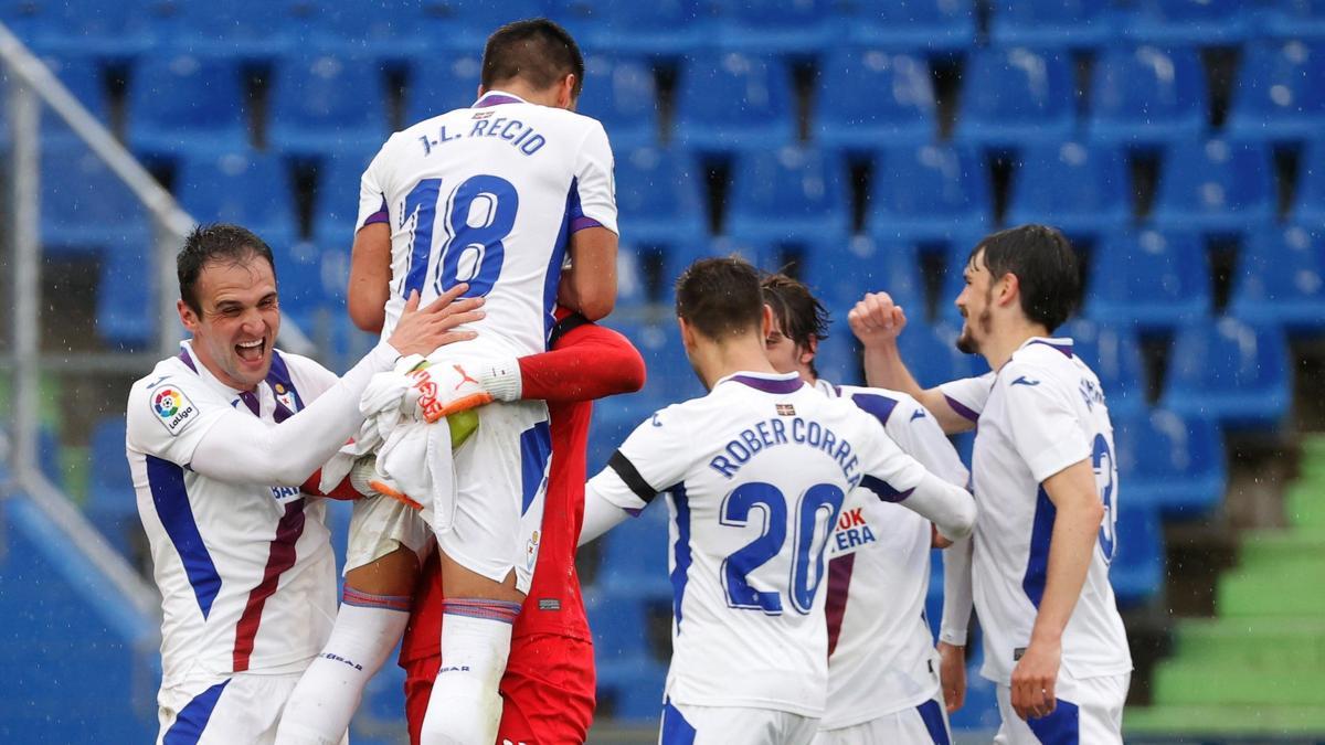 El Eibar celebra la victoria ante el Getafe.