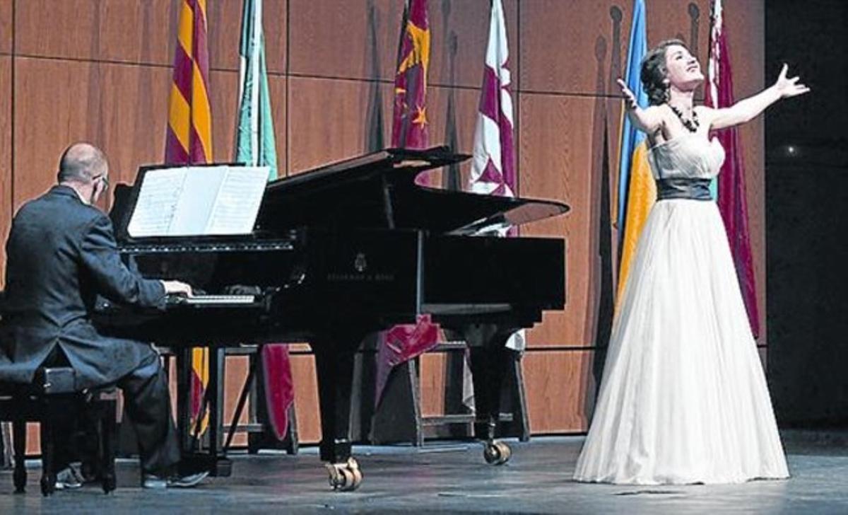La soprano ucraïnesa Olga Kulchynska, durant el concert.