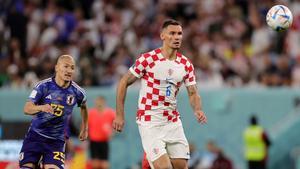 Dejan Lovren vistiendo la camiseta de Croacia en el Mundial de Qatar