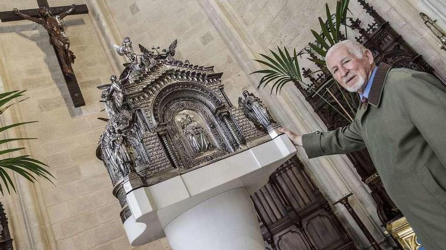 El Cristo de la Paz y el sagrario de plata, en la iglesia de la Merced de Burgos.