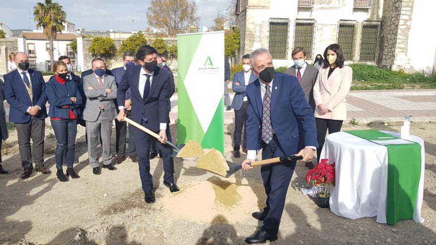 Juan Marín pone la primera piedra del futuro Palacio de Justicia de Lucena