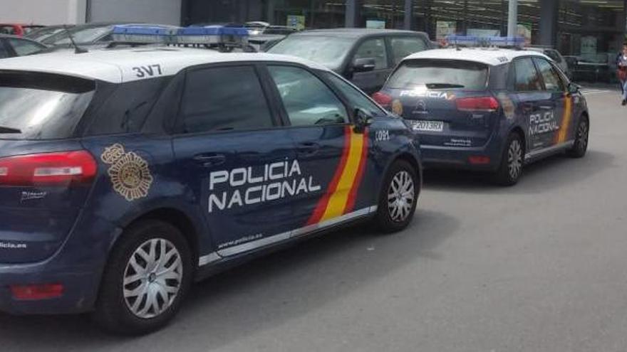 Detienen a un menor por agredir a un compañero a la salida del colegio en Oviedo