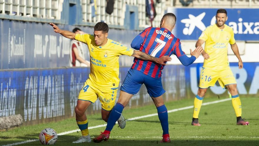 La UD resiste por tierra, mar y aire: petróleo tras 13 remates y doce córneres del Eibar en el bombardeo de Ipurua