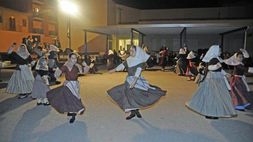 La actuación de baile estuvo a cargo del grupo Escola l´Assumpció.