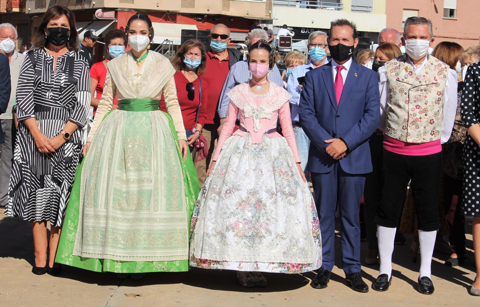 Carmen, Nerea y las cortes acompañan a las fallas de Quart y Xirivella en la procesión de la Senyera