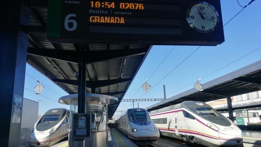 Tren Ave con destino a Granada.