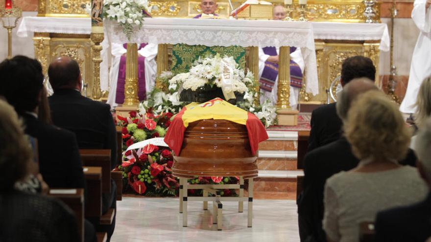 La Iglesia del Carmen acogió ayer la misa funeral por José Manuel Claver.