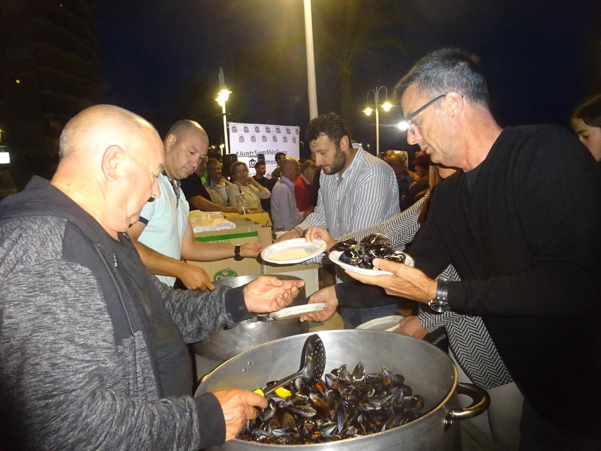 Cacerola de clóchinas tras el último mitin de Ciudadanos por Jávea