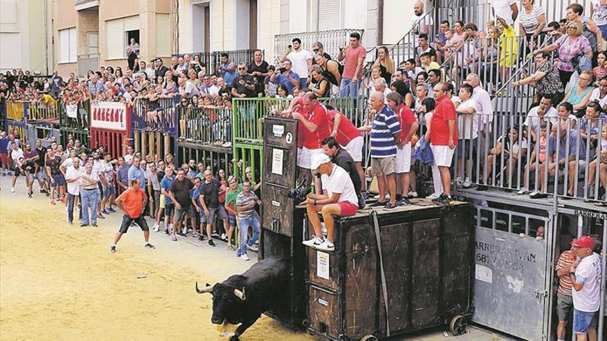 Dos toros de San Martín y García Guillén estrenan el cartel de Nules