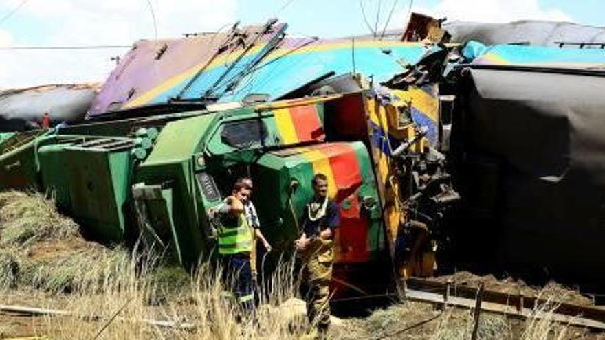 Moren catorze persones en un accident de tren a Sud-àfrica