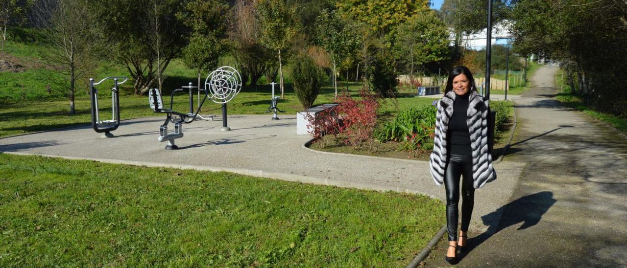 Nidia Arévalo, en el parque de A Pesqueira, área para la que se prevén 500.000 euros de inversión. // D.P.
