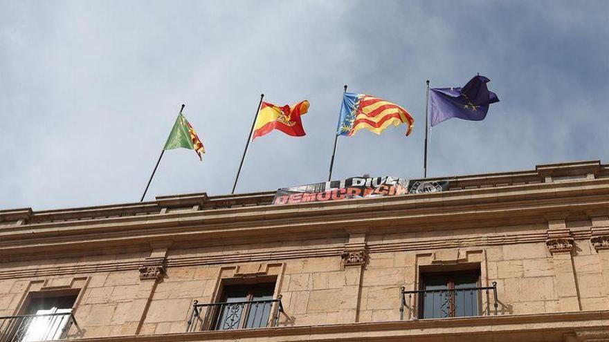 La policía considera &#039;intolerable&#039; que el PP insinúe que fabricaron una coartada por la pancarta