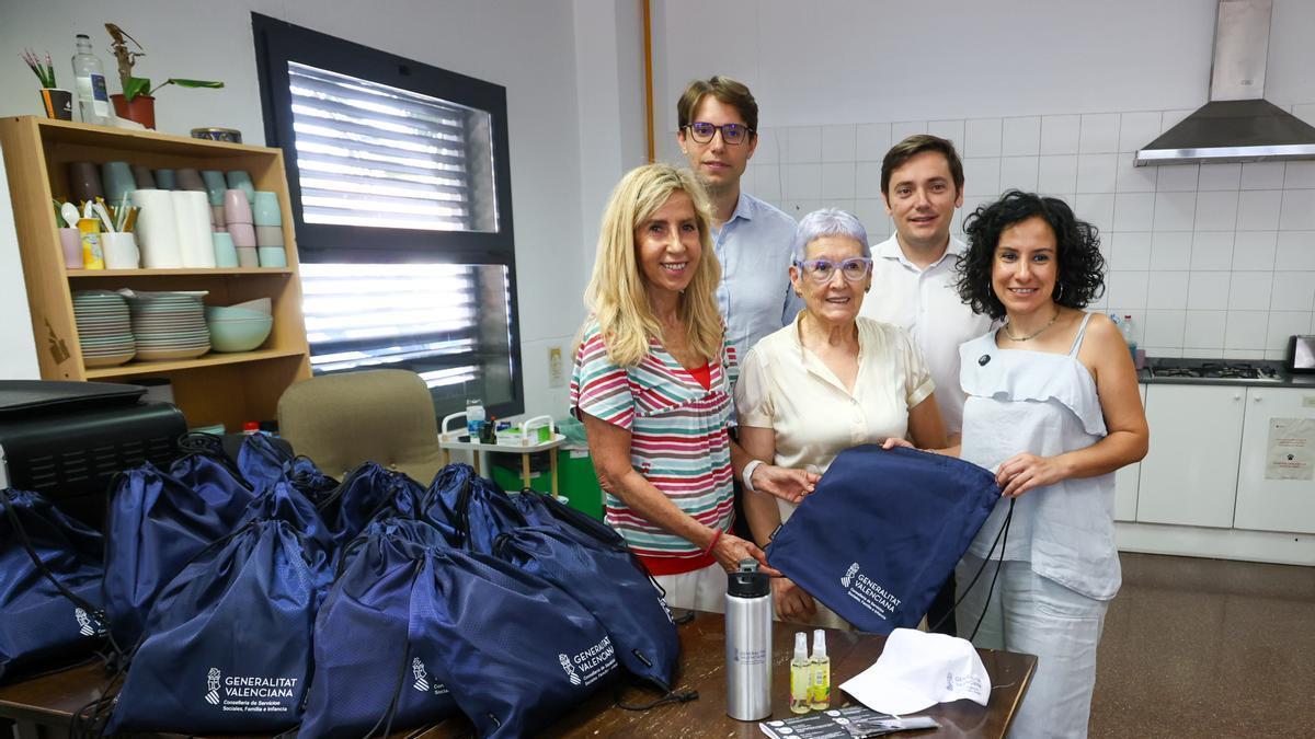 Servicios Sociales reparte kits contra el calor