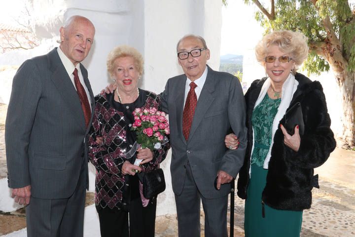 Ester Guasch y Manuel Otero renuevan sus votos matrimoniales en el Puig de Missa de Santa Eulària 75 años después de aquel 21 de diciembre de 1940