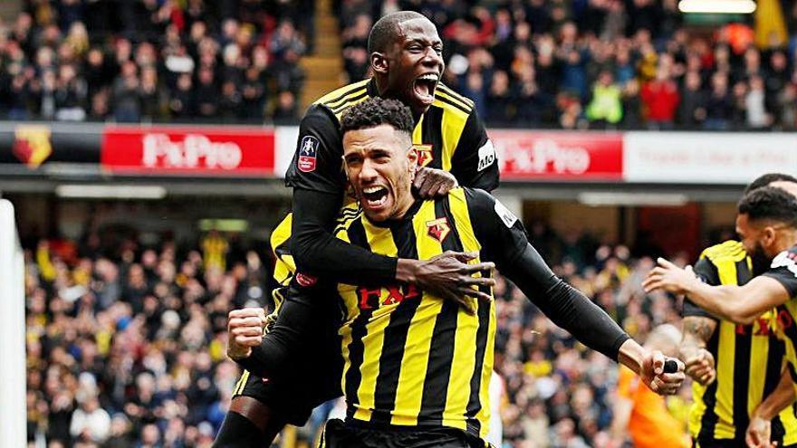 Capoue se descara por el Valencia