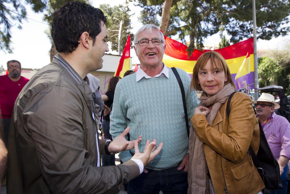 Homenaje en la fosa común de Paterna