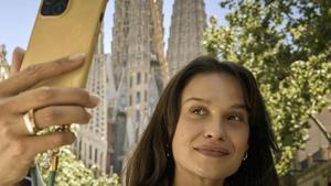 Holly Mae Brood (Julia) en una de les primeres imatges de ‘La vida Barcelona’. | MARK DE BLOK / MILLSTREET FILMS