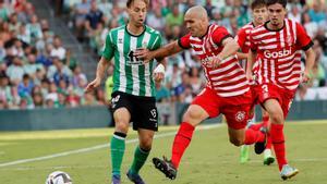 El Girona es dispara al peu i perd contra el Betis