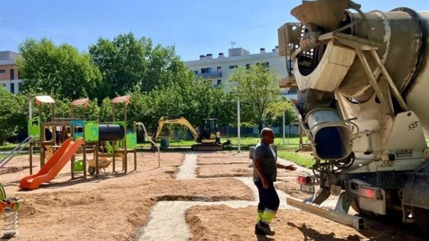 Instal·len una pèrgola climàtica al parc infantil de La Rasa de Sarrià de Ter