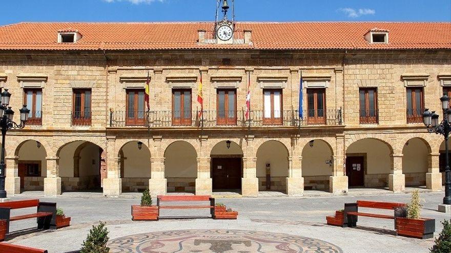 Ayuntamiento de Benavente. / E. P.