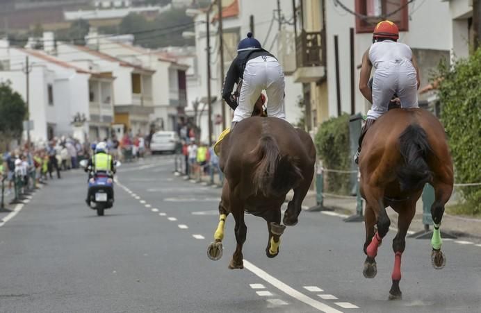 16/09/2017 TEROR. Carrera de caballos en la Avda. del Cabildo en Teror.  FOTO: J.PÉREZ CURBELO