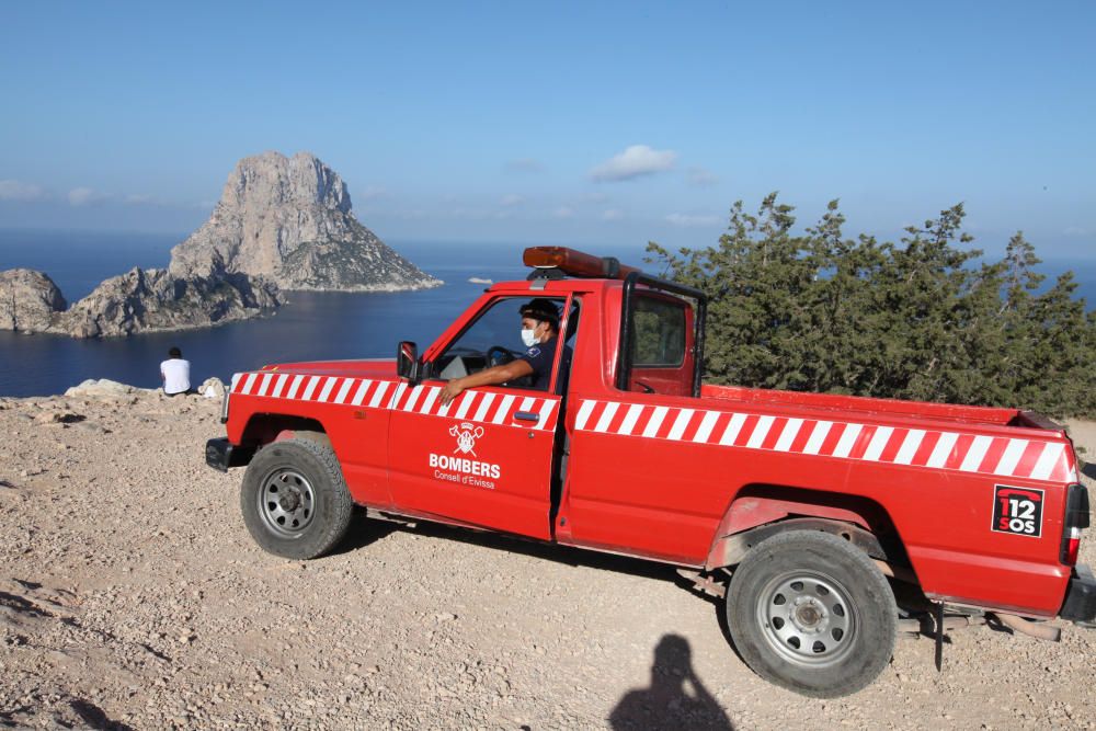 Fallece un hombre tras caer desde unos 140 metros en un acantilado de Ibiza