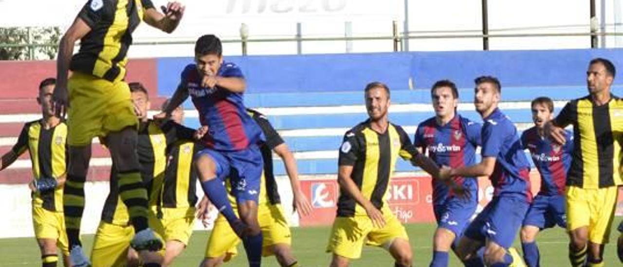 La UD Alzira recibe al potente Crevillent.