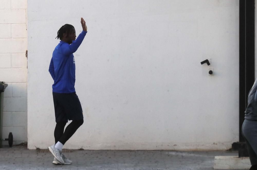 Batshuayi se fue del entrenamiento haciendo este gesto