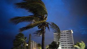 El huracán Hanna ya impactó costas de los Estados Unidos