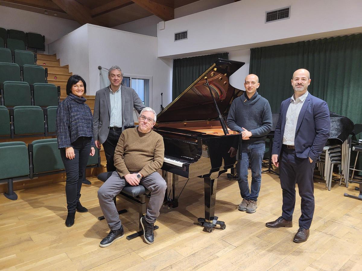 Latorre, Iglesias, Baquero, Huguet i Monroy, d'esquerra a dreta, a l'auditori del Conservatori de Manresa