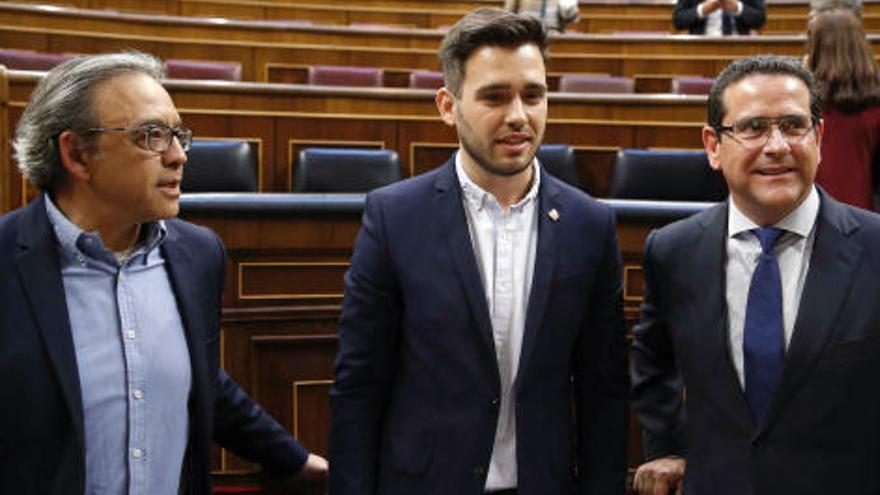 Manuel Mata (PSPV), Fran Ferri (Compromís) y Jorge Bellver (PP), los ponentes de las Corts en la sesión