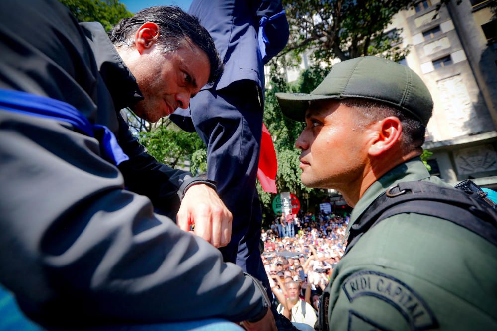 El alzamiento militar en Venezuela.