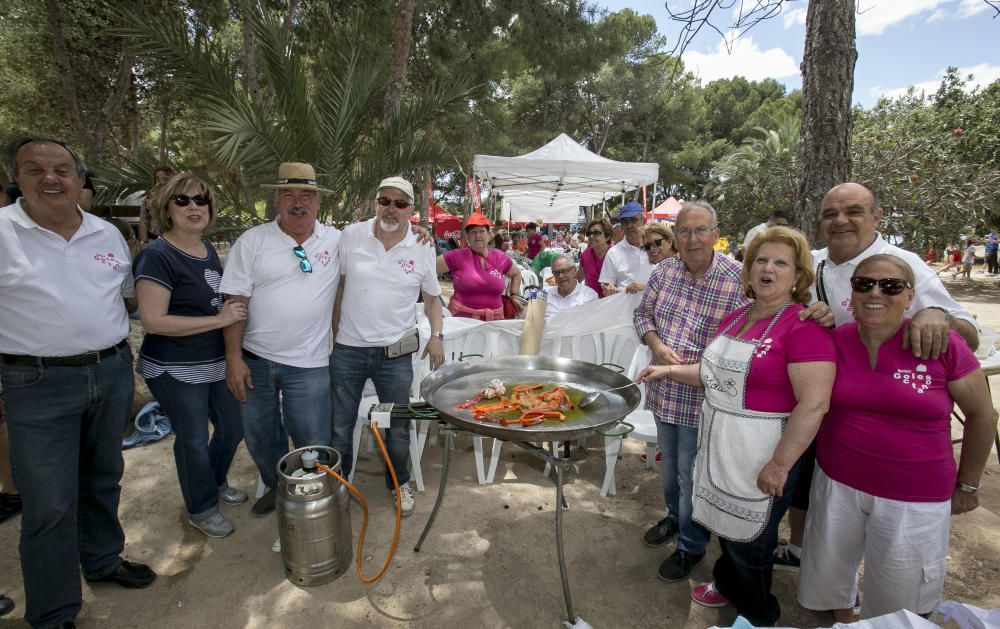 Unos 6.000 festeros disfrutan del tradicional Festival de Paellas en el parque Lo Morant