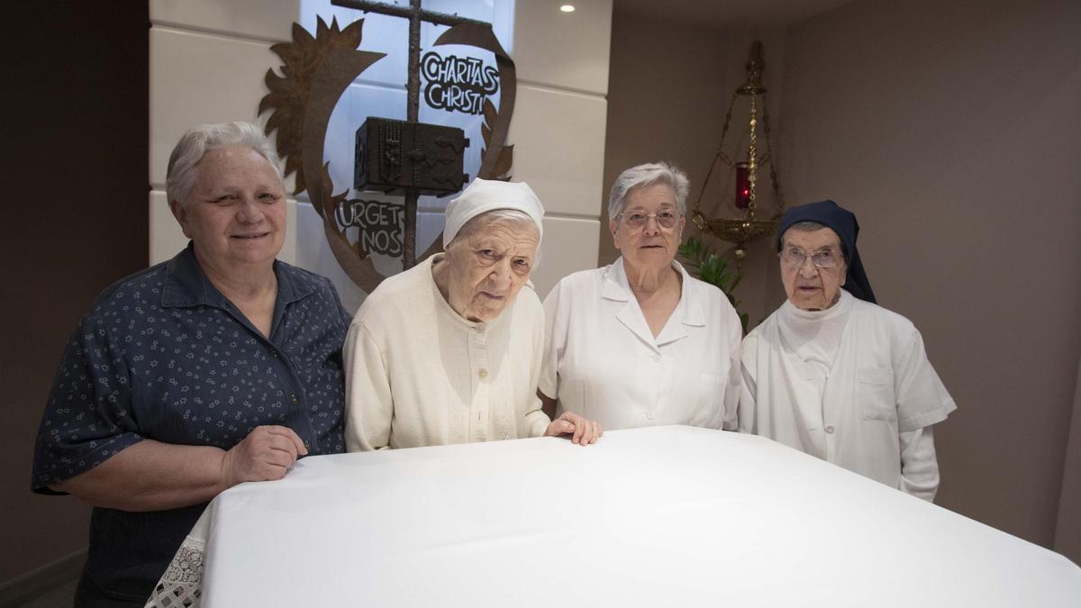 Las hermanas de San Vicente de Paúl se muestran emocionadas en su adiós a Albaida