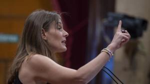 Els Comuns exigeixen al Govern que activi la unitat antidesnonaments i compri 400 pisos de Blackstone